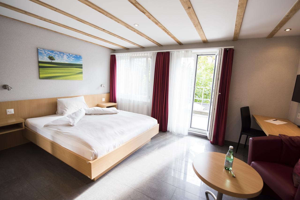 Hotel Restaurant Neuhaus Hertenstein Esterno foto